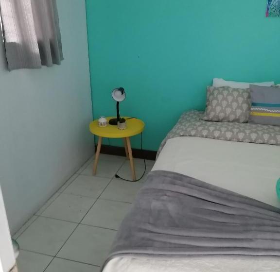 اتاق اکونومی, Hostal Casa Azul