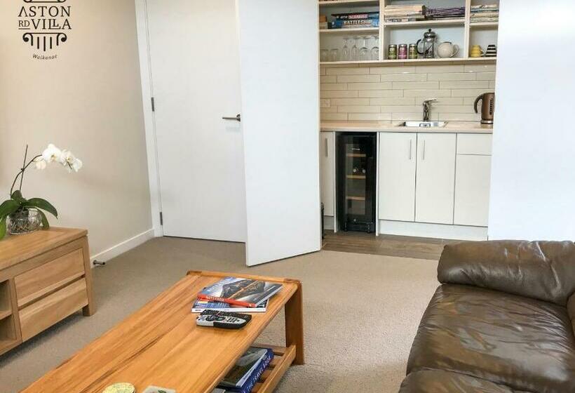 اتاق استاندارد با بالکن و چشم‌انداز دریا, Aston Road Villa Bed & Breakfast