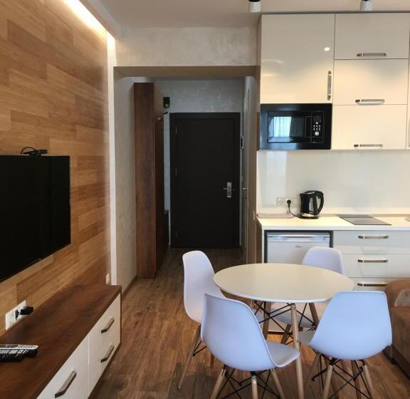 اتاق لوکس با بالکن, Coast Batumi Apart