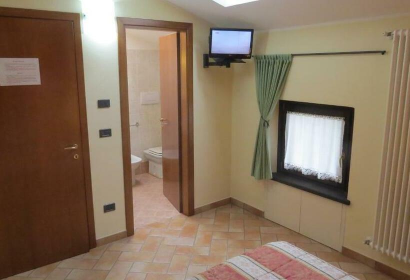 اتاق استاندارد, Agriturismo La Staffa