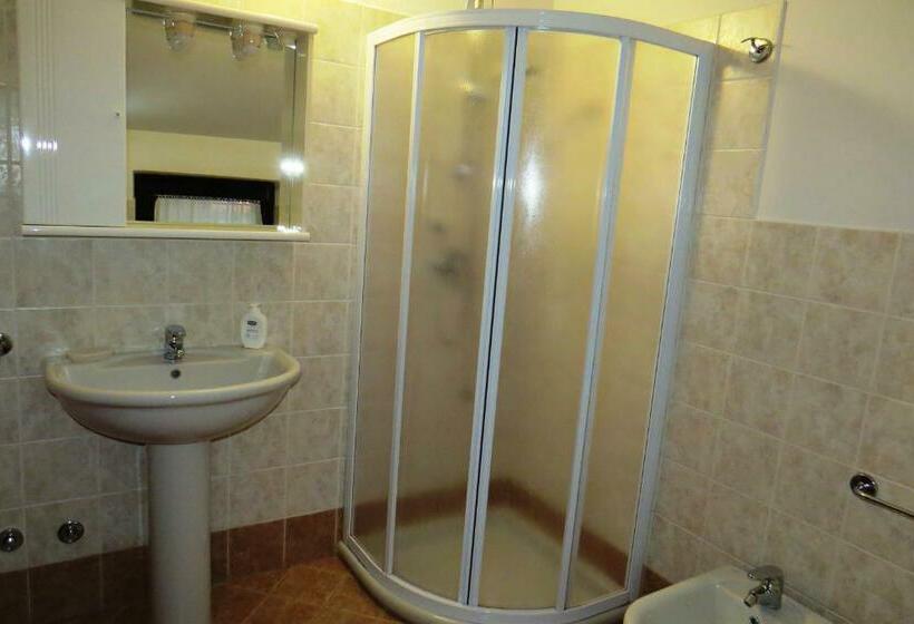 اتاق استاندارد, Agriturismo La Staffa