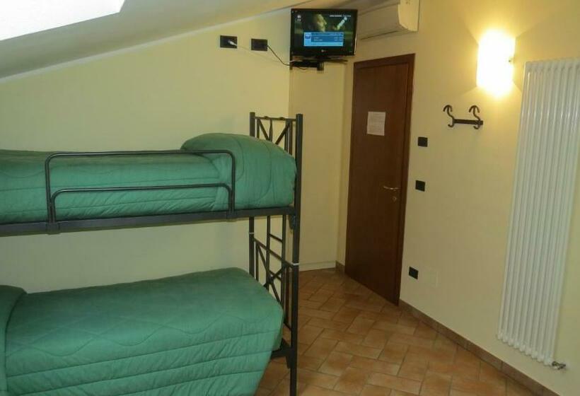 اتاق خانوادگی, Agriturismo La Staffa