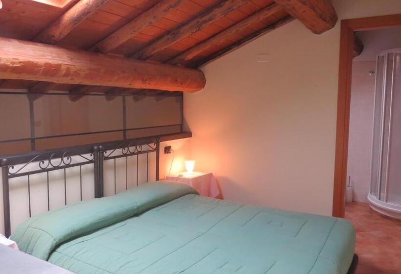 اتاق دوبلکس, Agriturismo La Staffa