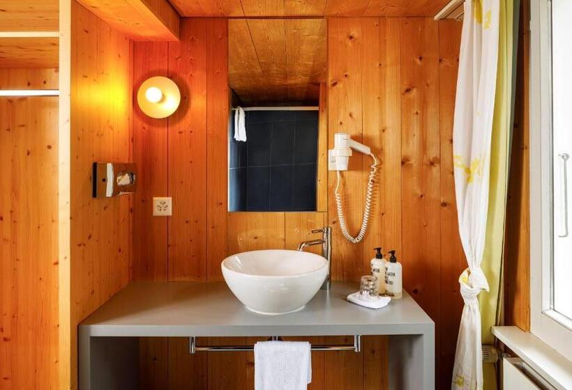 Standard Yhden Hengen Huone, Hirschen Guesthouse   Village