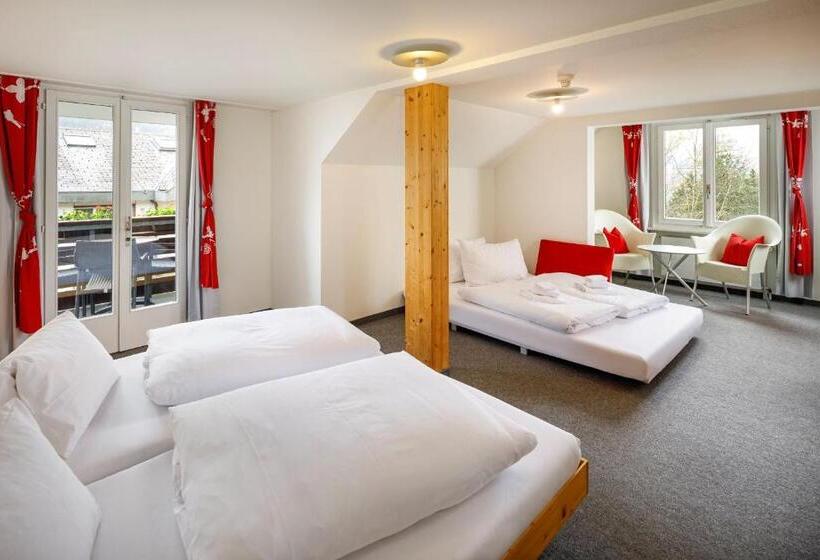 Standard Neljän Hengen Huone Parveke, Hirschen Guesthouse   Village