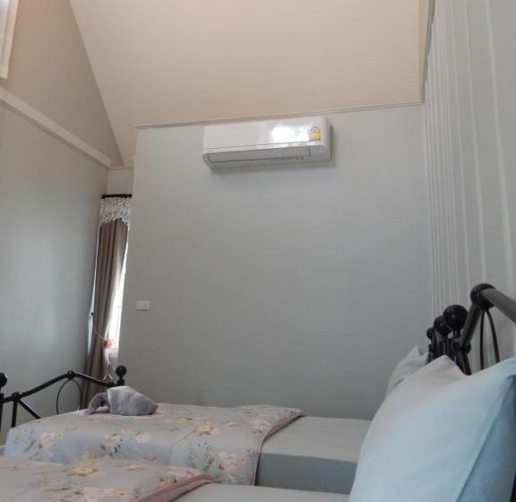 اتاق استاندارد با چشم‌انداز باغ, Sky Cottage Bungalow