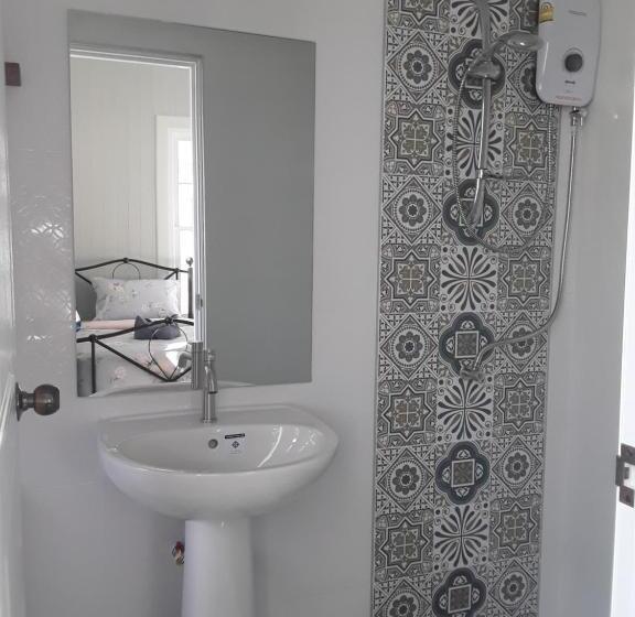 اتاق استاندارد با چشم‌انداز باغ, Sky Cottage Bungalow