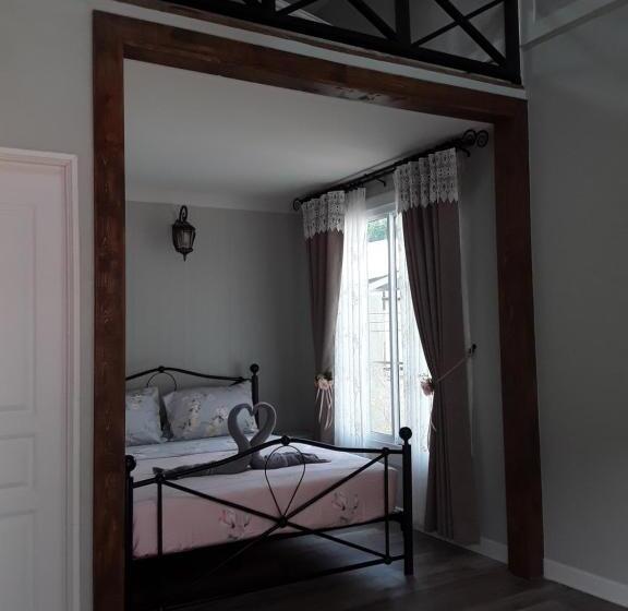 اتاق استاندارد چهارنفره با چشم‌انداز باغ, Sky Cottage Bungalow