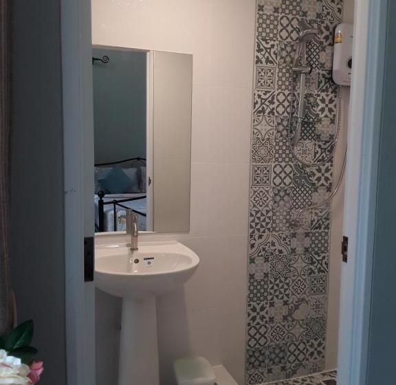 اتاق استاندارد چهارنفره با چشم‌انداز باغ, Sky Cottage Bungalow