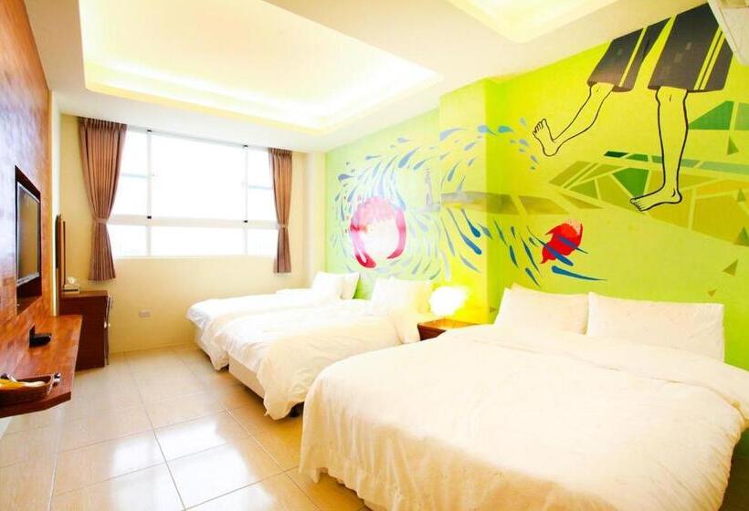 اتاق استاندارد چهار تخته با چشم‌انداز دریا, Mermaid B&b