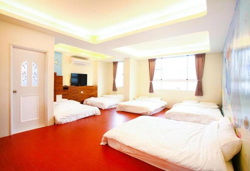 اتاق لوکس خانوادگی, Mermaid B&b