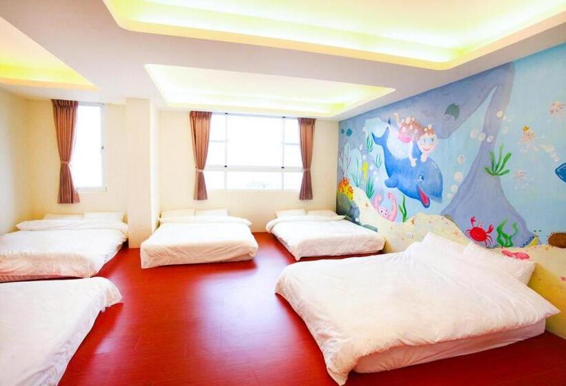 اتاق لوکس خانوادگی, Mermaid B&b