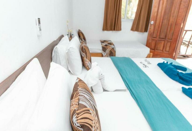 اتاق لوکس سه تخته, Santa Rosa Maldives