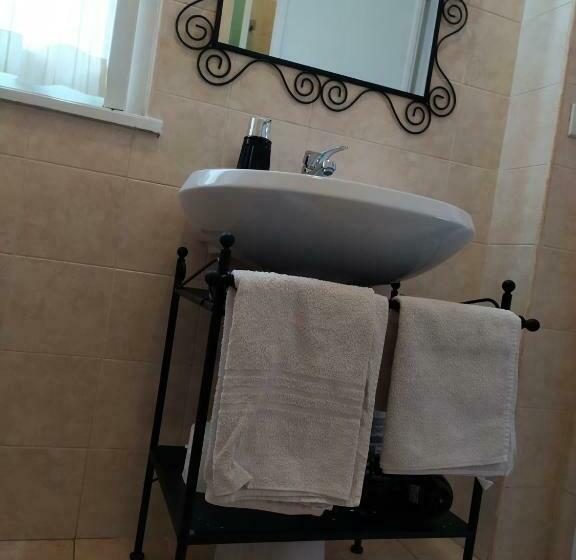 اتاق استاندارد سه نفره, Roma Capoccia B&b