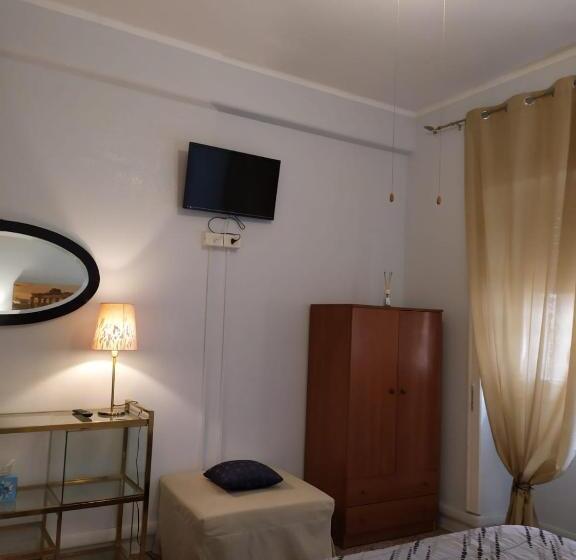 اتاق استاندارد سه نفره, Roma Capoccia B&b