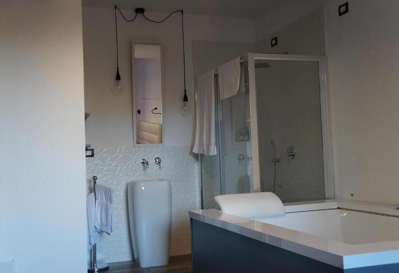 اتاق استاندارد با تخت بزرگ, Balai Suite