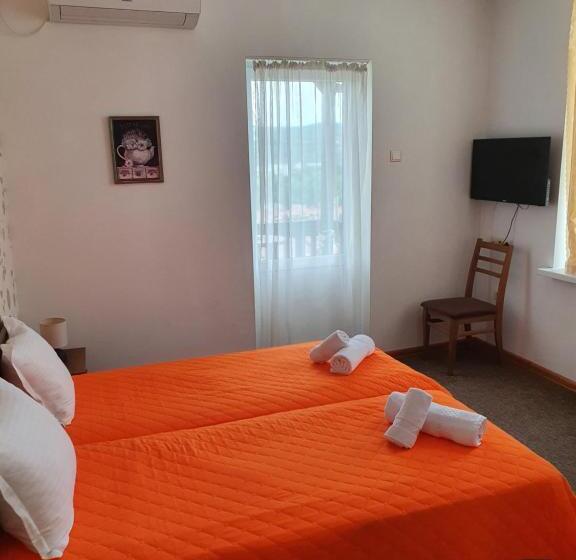اتاق استاندارد با بالکن, Guest House Gurkov