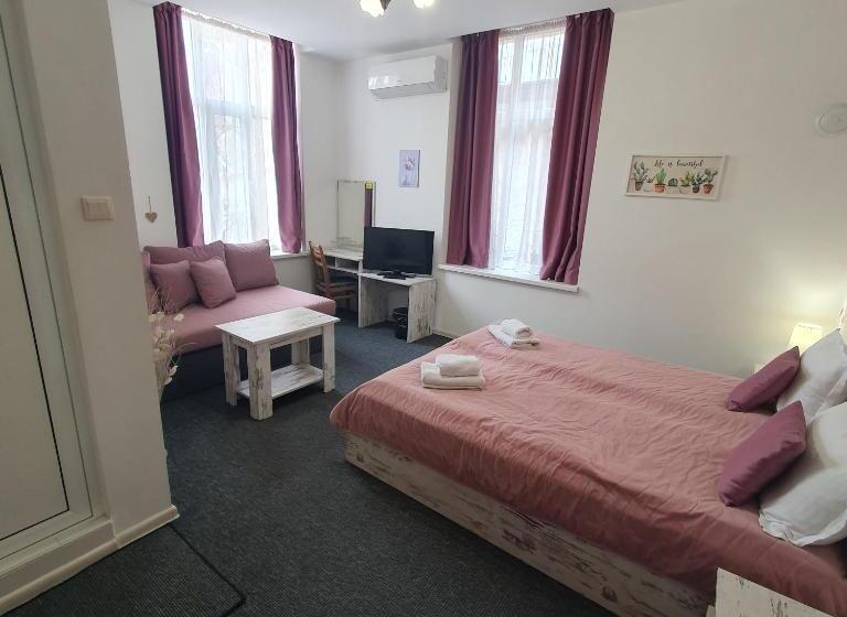 اتاق استاندارد با چشم‌انداز باغ, Guest House Gurkov