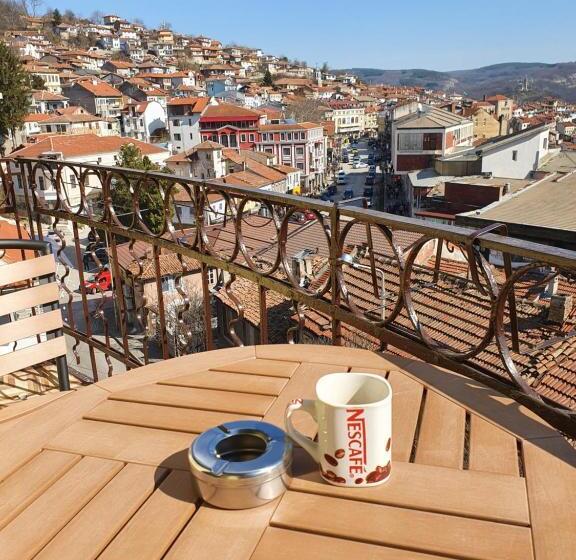 سوئیت با بالکن, Guest House Gurkov