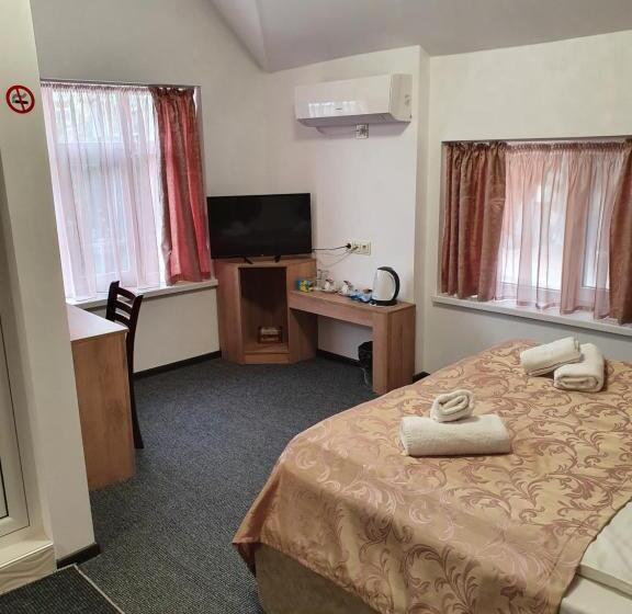 سوئیت با تخت بزرگ, Guest House Gurkov
