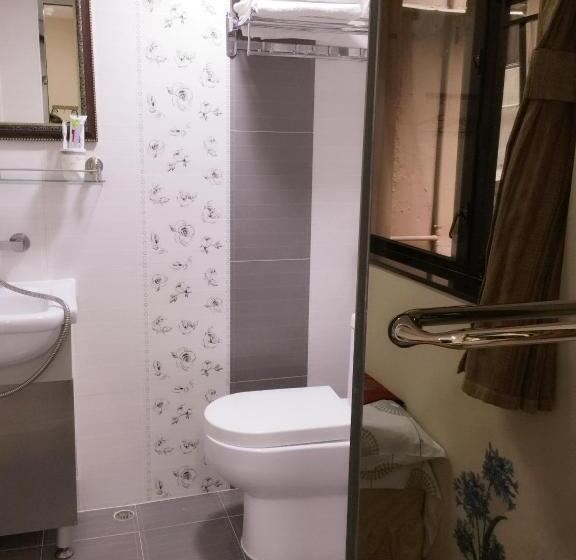 اتاق استاندارد سه نفره, Hk Tai San Guest House