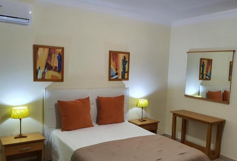 استودیو استاندارد با بالکن, Flamingo Apartments