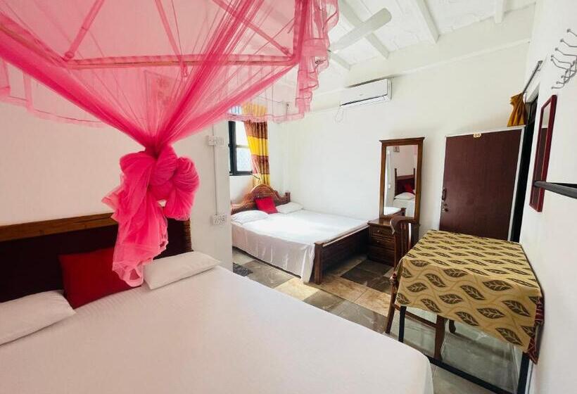 اتاق لوکس خانوادگی, Dambulla Tourist Resort