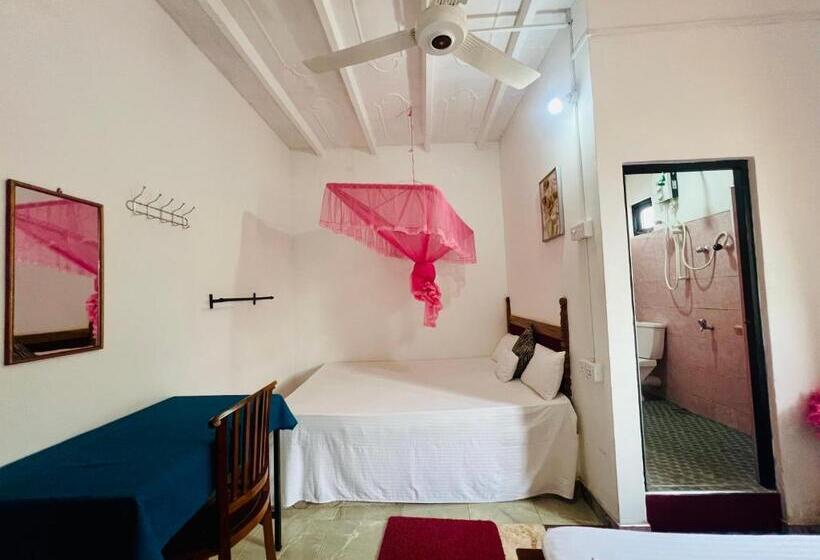 اتاق لوکس خانوادگی, Dambulla Tourist Resort