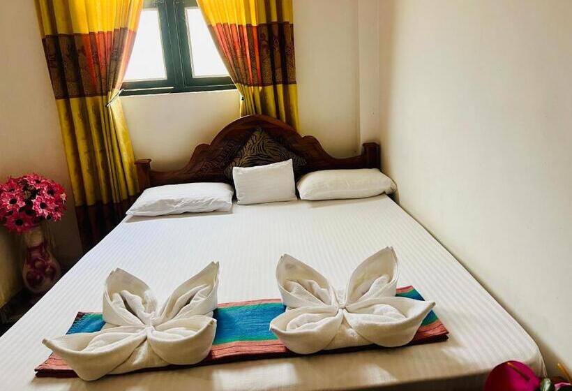 اتاق لوکس خانوادگی, Dambulla Tourist Resort