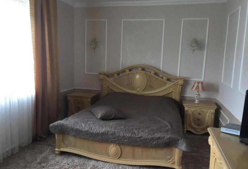 سوئیت جونیور با چشم‌انداز کوهستان, Guest House Arnika
