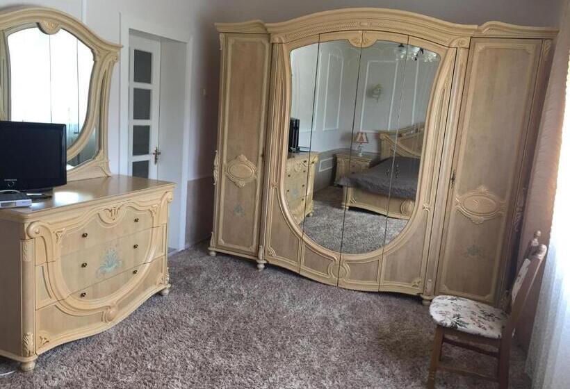 سوئیت جونیور با چشم‌انداز کوهستان, Guest House Arnika