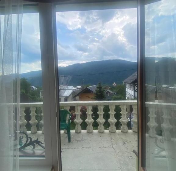 سوئیت جونیور با چشم‌انداز کوهستان, Guest House Arnika