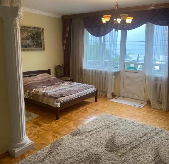 سوئیت جونیور با چشم‌انداز کوهستان, Guest House Arnika