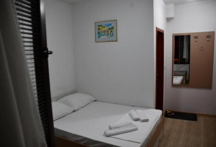 اتاق لوکس سه تخته, Guesthouse Ušće