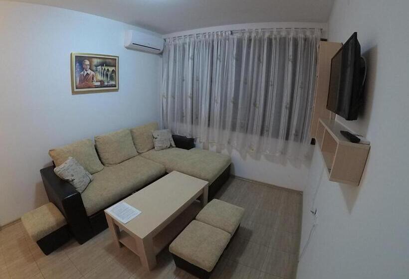 استودیوی لوکس, Guesthouse Ušće