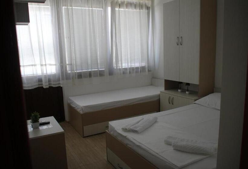 اتاق لوکس سه تخته, Guesthouse Ušće