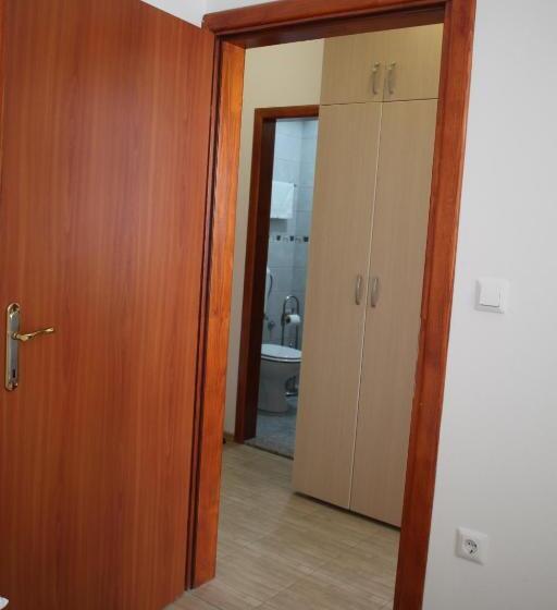 استودیوی لوکس, Guesthouse Ušće