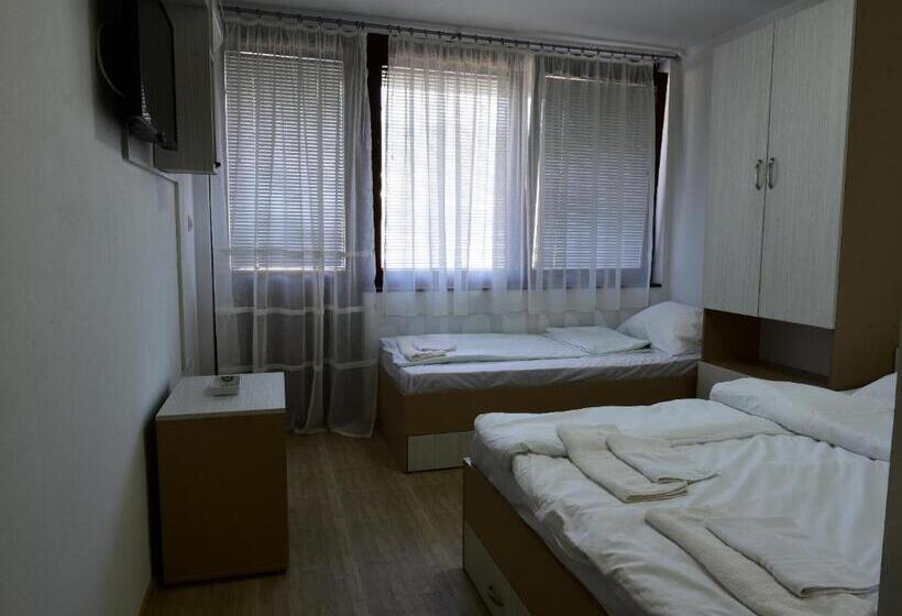 اتاق لوکس سه تخته, Guesthouse Ušće