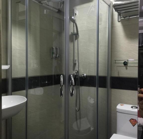 اتاق استاندارد چهار تخته, Hong Kong Tai San Guest House