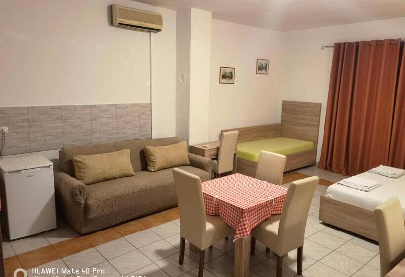 اتاق استاندارد سه نفره, Lovely Bosnian Home