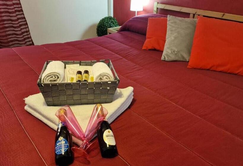 Standard room with outdoor bath, Testa O Croce Casa Vacanze