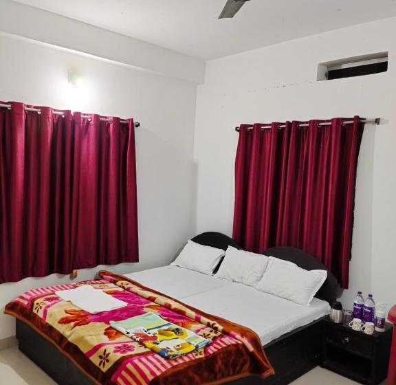 اتاق اکونومی, Gaurav Guest House