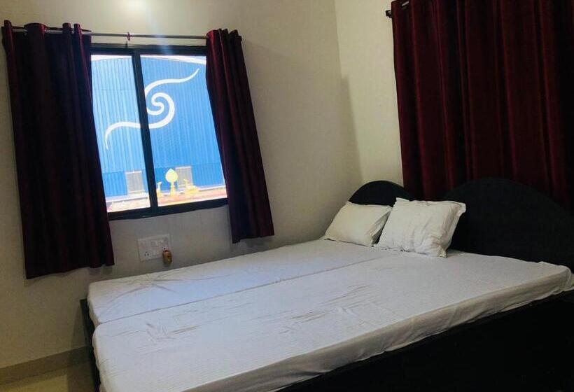 اتاق اکونومی, Gaurav Guest House