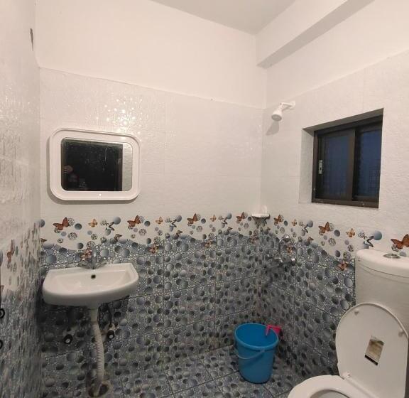 اتاق اکونومی, Gaurav Guest House