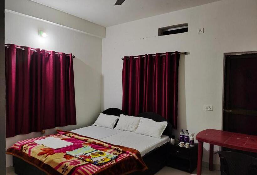 اتاق اکونومی, Gaurav Guest House