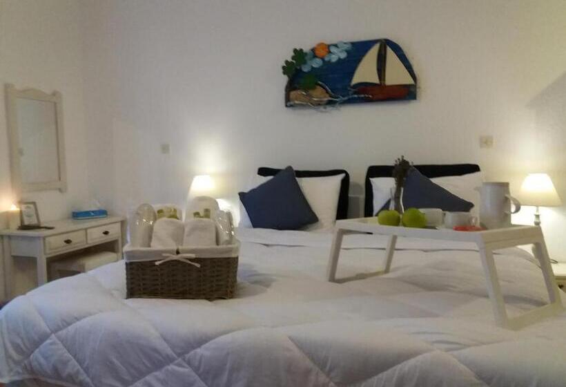 سوییت با چشم‌انداز باغ, Anofli Suites
