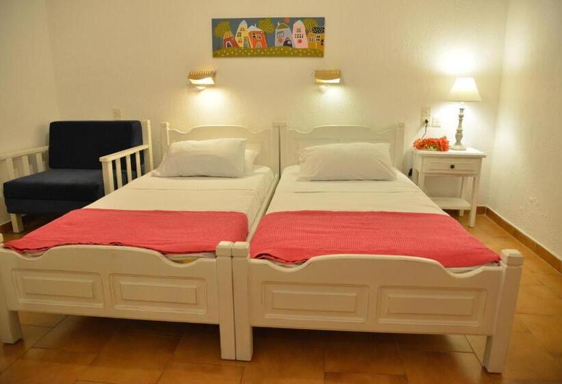 سوئیت جونیور با چشم‌انداز باغ, Anofli Suites
