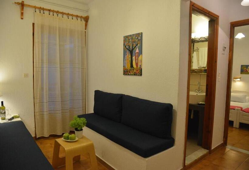 سوئیت جونیور با چشم‌انداز باغ, Anofli Suites