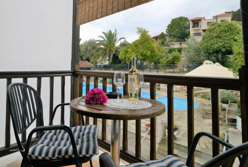 سوییت سوپریور, Anofli Suites