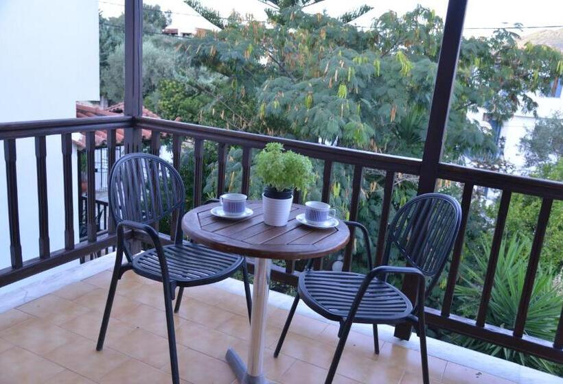 سوئیت جونیور با تراس, Anofli Suites